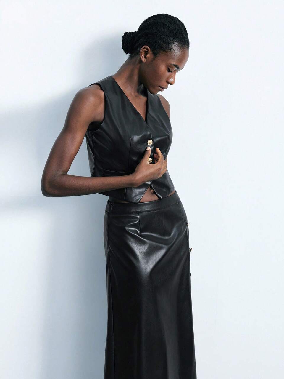 SHEIN Maija Women's Black Gold Faux Leather Vest & Skirt Set,Button Down Chic Summer Night Out Outfit,Office Wear Old Money Style Sophisticated Urban Commuting