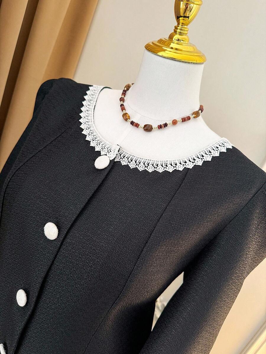 DreamSkyne Veste élégante grande taille avec boutons et garniture en dentelle blanche contrastante - Noir - Voir 1