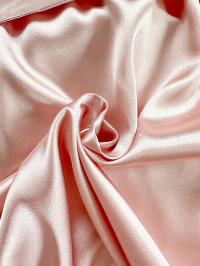 SilkySpell Plunging Neck Camisole Top, Shorts, Robe Sleepwear Set Satijnen Pajama Roze Pyjama Zijden Cozy Elegante s, Fall Clothes view 3