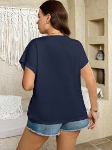 SHEIN LUNE Kaos Ukuran Besar Musim Panas Kasual Warna Polos dengan Hem Asimetris Berpilin - Navy Blue - View 2