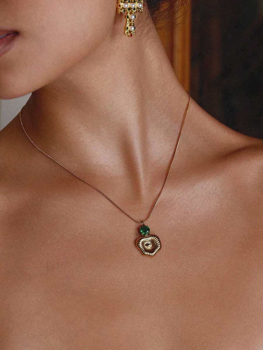 Glisma قلادة أنيقة وجميلة وفاخرة مطلية بالذهب عيار 18 قيراط، مزينة بتفاصيل معدنية مطرزة ومرصعة بالراين ستون والزركونيا المكعبة، مناسبة للعمل والحفلات والمناسبات الرسمية والعادية والزفاف والعطلات والتخييم والخريف/الشتاء والمهرجانات وعيد الهالوين - الذهبي - مشاهدة 1