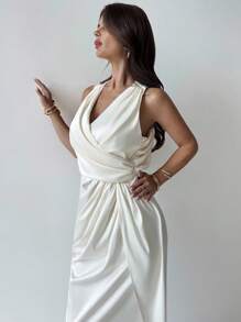 Firerie فستان ساتان أنيق بدون أكمام وطويل بلون واحد مطوي