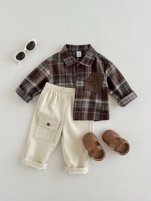 SHEIN Playful Pals 2 件男婴休闲格子口袋长袖衬衫和裤子套装，适合秋冬季日常和户外穿着 - 彩色 - 查看 9