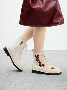 CUCCOO BIZCHIC Women's Round Toe Platform Boots, Fashionable British Style Embroidered Rose Floral Motorcycle Ankle Boots