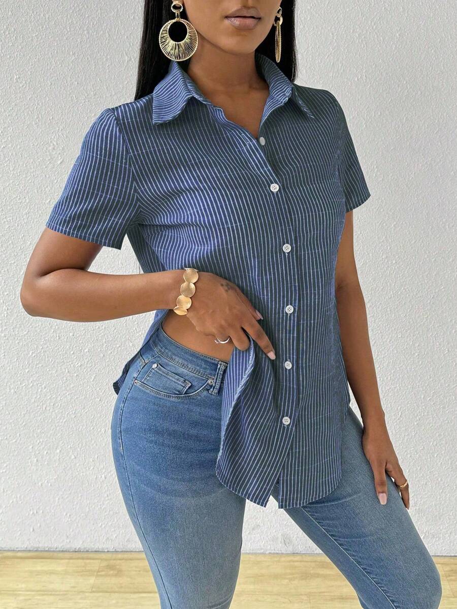 EMERY ROSE 女士夏季短袖竖条纹开衩下摆衬衫，短袖上衣 - 深色水洗藍 - 查看 1