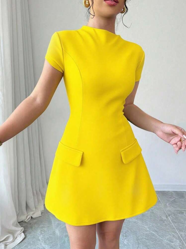 SHEIN PETITE Vestido corto negro minimalista para mujer con cuello alto, manga corta y bolsillo falso, elegante y de unicolor, para Año Nuevo - Amarillo - Añade 6