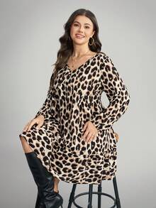 Comfylo 大码女式豹纹V领长袖休闲连衣裙 - 彩色 - 查看 2