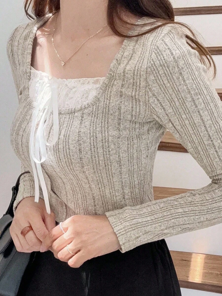 FRIFUL Stylish Casual Grey Crop T-Shirt For Women With Regular Hem And Colorblock Pattern