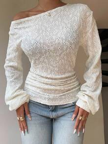 Siren Gaze 女士秋季斜肩刺绣图案T恤 白色蕾丝上衣 白色镂空上衣 白色露肩上衣 - 杏色 - 查看 1