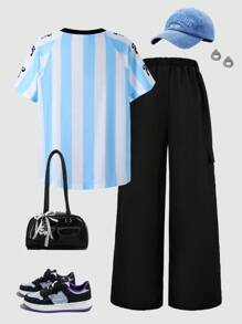 2 件套青少年女孩图案、数字和字母印花蝴蝶结篮球图案 T 恤上衣和黑色工装口袋裤休闲街头装