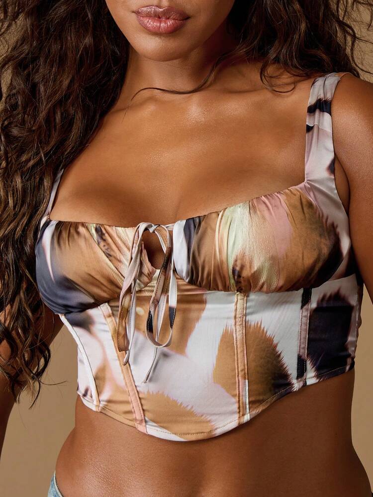 MISSGUIDED Corpete Bustier de Cetim com Detalhe de Amarração Frontal Franzida e Alças Grossas, Estampa de Tie Dye Neutra, Moda de Festa à Noite, Ajuste Slim, Comprimento Cropped, Verão Primavera