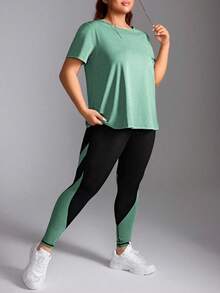 Rhythm Era Conjunto deportivo de pantalón y top de manga corta de unicolor minimalista para talla grande. Tops de activewear de talla grande, ropa de gimnasio de talla grande, tops de activewear curva, conjuntos de yoga de talla grande, ropa de entrenamiento para mujeres de talla grande