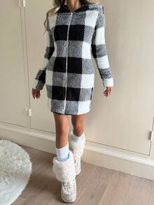 SHEIN Teen Girls Black And White Plaid Plush Long-Sleeved Long Hooded Casual Jacket, Suitable For Autumn And Winter, Back To School Season, Casual Home And Outing Wear Zip Up Hoodie Sweater Plaid Cardigan Hooded Cardigan Sweater Teddy Cardigan Teen Girl Jackets For Girls Coat Girls Winter Coat Coats For Girls Fall - Black and White - View 6