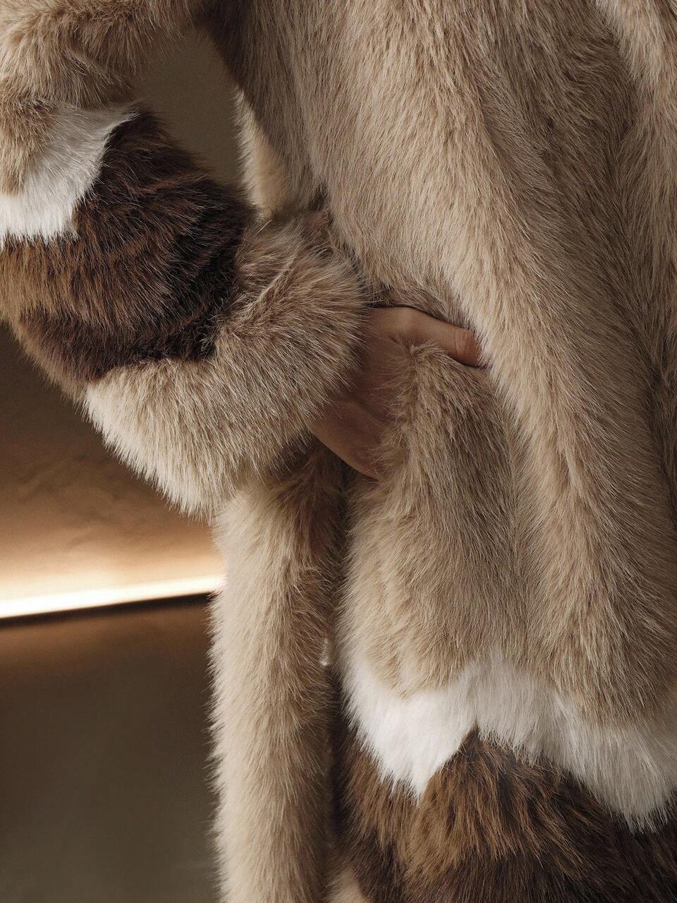 Women's Autumn/Winter Long Faux Fur Wavy Patchwork Oversized Collar Casual Faux Fur Coat