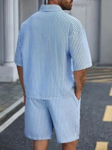 Manfinity Homme 2 件男士街头风格服装 - 短袖衬衫和短裤套装，带有标语和图形设计，经典格子面料，复古气息，适合街头服饰、休闲装、户外装、送礼、男女通用 - 彩色 - 查看 2