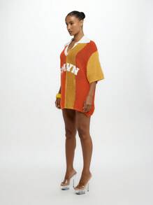 SUMWON WOMEN Áo len móc len kẻ sọc cỡ lớn cổ chữ V, áo chui đầu, cổ polo trễ vai, logo chữ nổi bật, thời trang thu đông Y2K - Nhiều màu - Xem 5