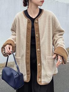 FRIFUL Áo khoác cổ tròn cổ điển chất liệu giả lông cừu Colorblock dáng rộng cho nữ, Áo khoác mùa đông cho nữ - Màu be - Xem 4