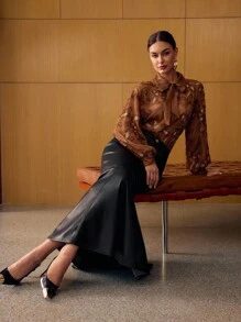 MOTF PREMIUM Áo sơ mi cổ thắt nơ thêu sequin tương phản - màu nâu - Xem 8