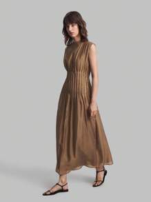 Ontre 2026新款女士优雅纯色收腰长袖褶皱连衣裙，适合休闲都市风、简约时尚通勤、优雅简约风、教师节着装、独立日、海滩度假、毕业典礼、办公室等场合。