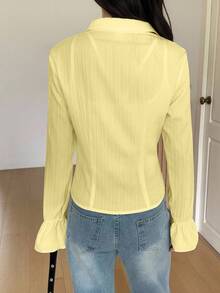 少女法式收腰设计长袖喇叭袖荷叶边下摆休闲衬衫，适合夏季日常时尚穿着，秋冬季皆宜。 - 黃色 - 查看 2