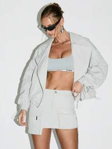 KIZN 女式工装迷你裙，带实用口袋，反光侧拉链细节，街头风格时尚夏季节日 Y2K 迷你裙 - 淺灰色 - 查看 1