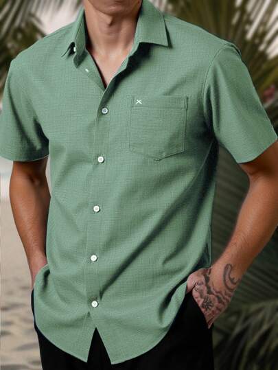 Manfinity Homme Men's Casual Minimalist Versatile Daily Short Sleeve Shirt, Summer Men Shirts Short Sleeve Color Green Men Summer Button Ups Short Sleeve Shirts Casual Button Down Shirts Men's Button Shirts Summer Men's Vacation Clothes Button Up