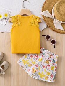 SHEIN مجموعة ملابس علوية كامي وشورت مزينة بالكشكشة والزهور الرقيقة للفتيات الصغيرات، صيفي - أصفر - مشاهدة 2