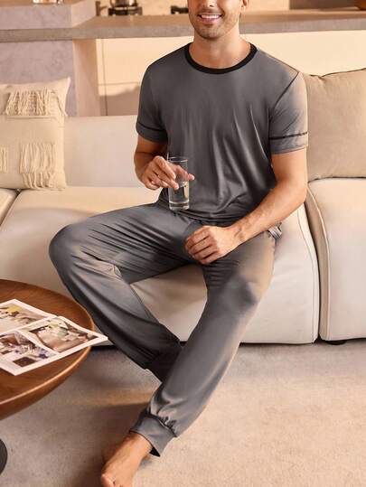 Manfinity Underwear&Sleepwear Basics Plus Size 2 Pieces Men's Casual Short Sleeve Top And Pants Sleepwear Pajama Set