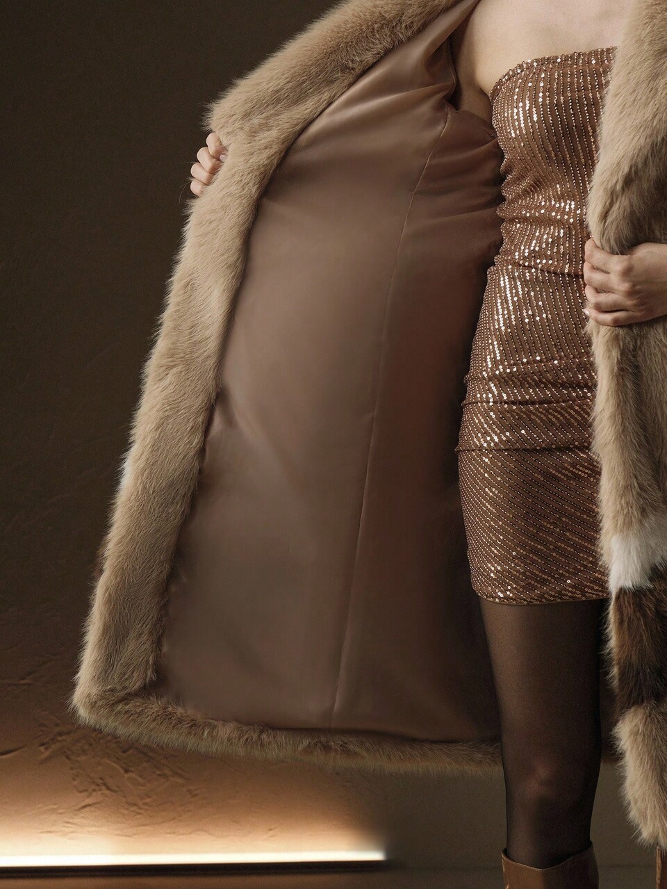 Women's Autumn/Winter Long Faux Fur Wavy Patchwork Oversized Collar Casual Faux Fur Coat