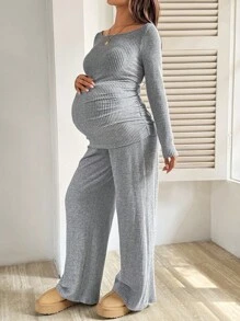 SHEIN 2件組孕婦套裝 灰色休閒款 秋冬常服 素色不對稱領長袖羅紋T恤 可調節腰寬腿褲 拍照穿搭 - 灰色 - 查看 4