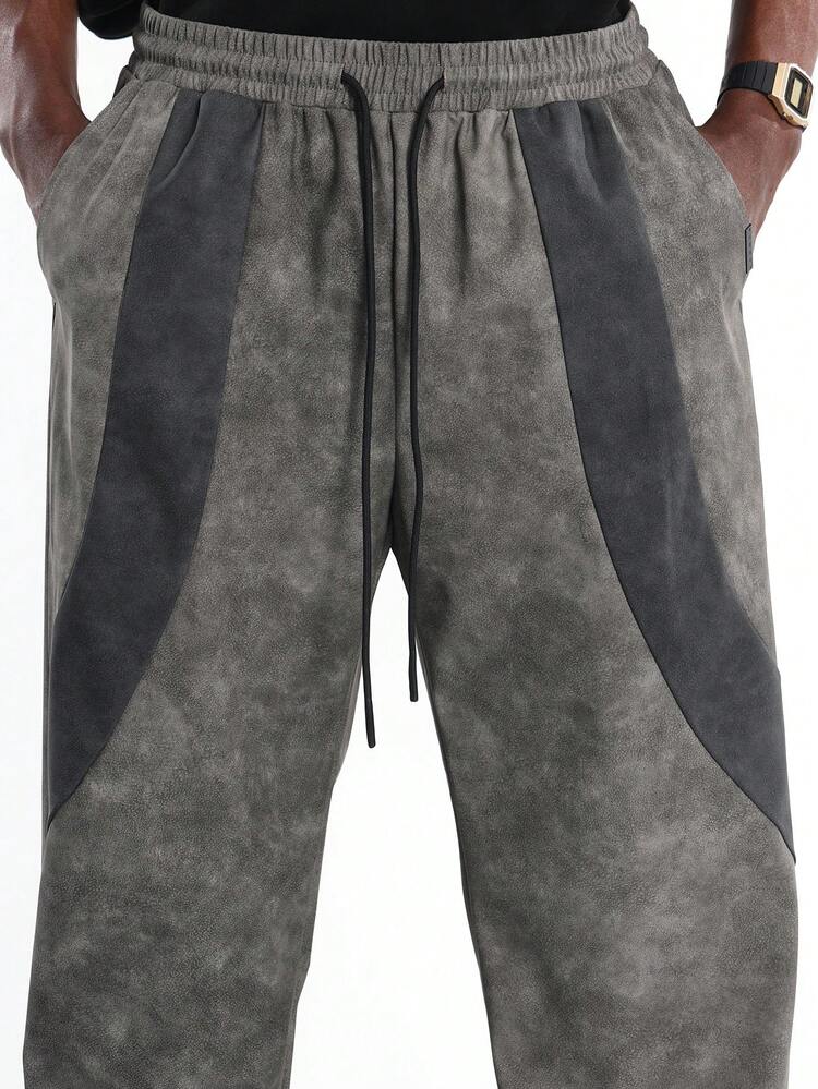 Lockere Hose aus Kunstleder im Skater-Stil mit Einsätzen und Kordelzug
