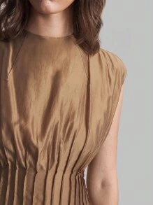 Ontre 2026新款女士优雅纯色收腰长袖褶皱连衣裙，适合休闲都市风、简约时尚通勤、优雅简约风、教师节着装、独立日、海滩度假、毕业典礼、办公室等场合。