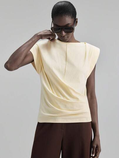 Ontre 2025 秋季奶油黄色不对称荷叶边圆领 T 恤，简约都市商务休闲女装，办公室穿着，外套，适合圣诞节、万圣节、派对