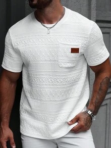 Manfinity CasualCool 男士复古几何提花纯色 T 恤左胸口袋带有徽标，休闲度假派对约会办公室家居户外多功能，是送给男朋友或丈夫的最佳礼物 - 白色 - 查看 1