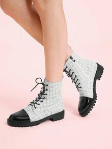 CUCCOO DOLLMOD Casual Versatile Minimalist Lace-Up Fashion Women Ankle Boots - Black and White - View 5