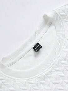 Manfinity Homme Men's Seasonal Trapezoidal Jacquard Fabric Short Sleeve T-Shirt With Contrast Pocket, Soft Collar Trim, Comfortable Ribbed Round Neck, Stylish Casual Wear For Gatherings, Vacation, Office, Dates, Great Gift For Boyfriend Or Husband