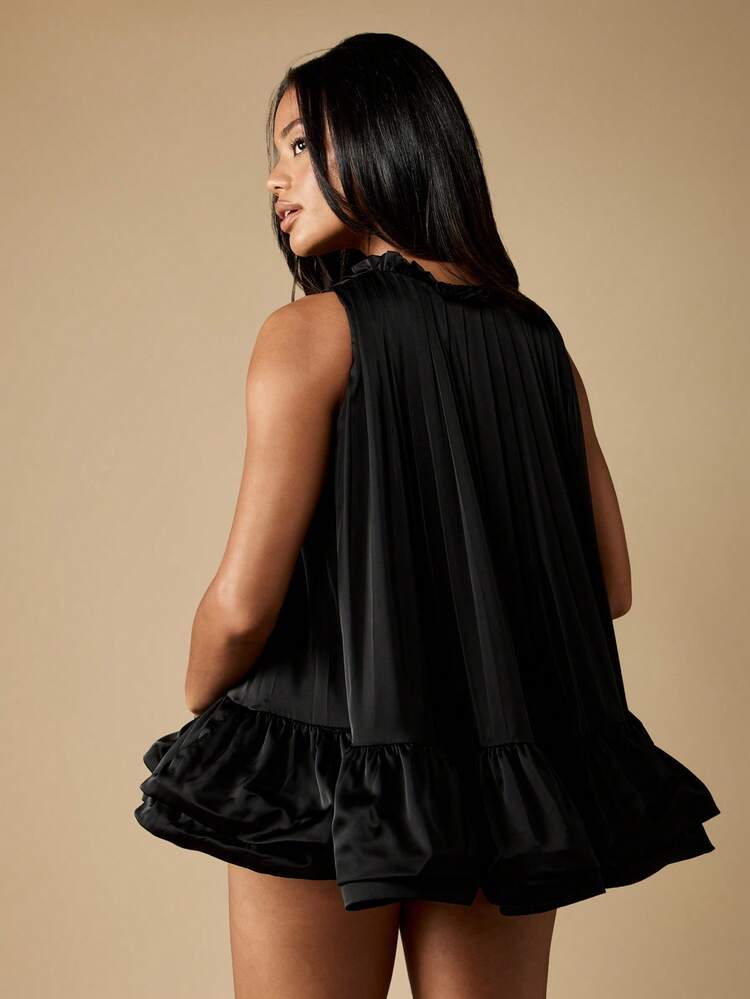 MISSGUIDED Elegant Ruffled Sleeveless Blouse Evening Party Voluminous Mini Babydoll Top With Tie Neck Detail Special Occasion Flare Design Party