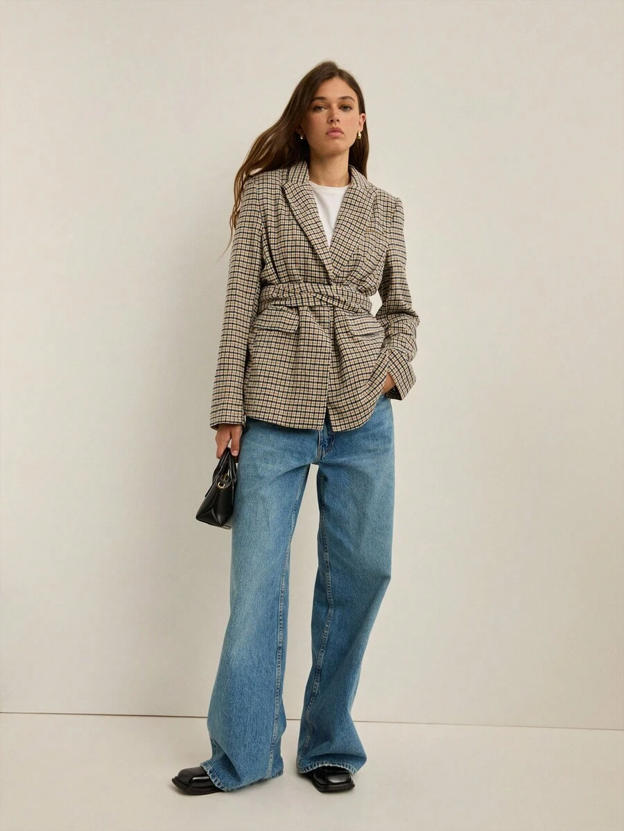 Nöista's karierter Blazer mit breitem Gürtel ist für Arbeitsoutfits für Frauen, Business-Lässig-Looks und formelle Herbst-/Winterkleidung für Frauen entworfen und verleiht Ihren Bürooutfits einen sofortigen Herbst- und Winter-Kleidungsauffrischung. - Braun - Übersicht 1