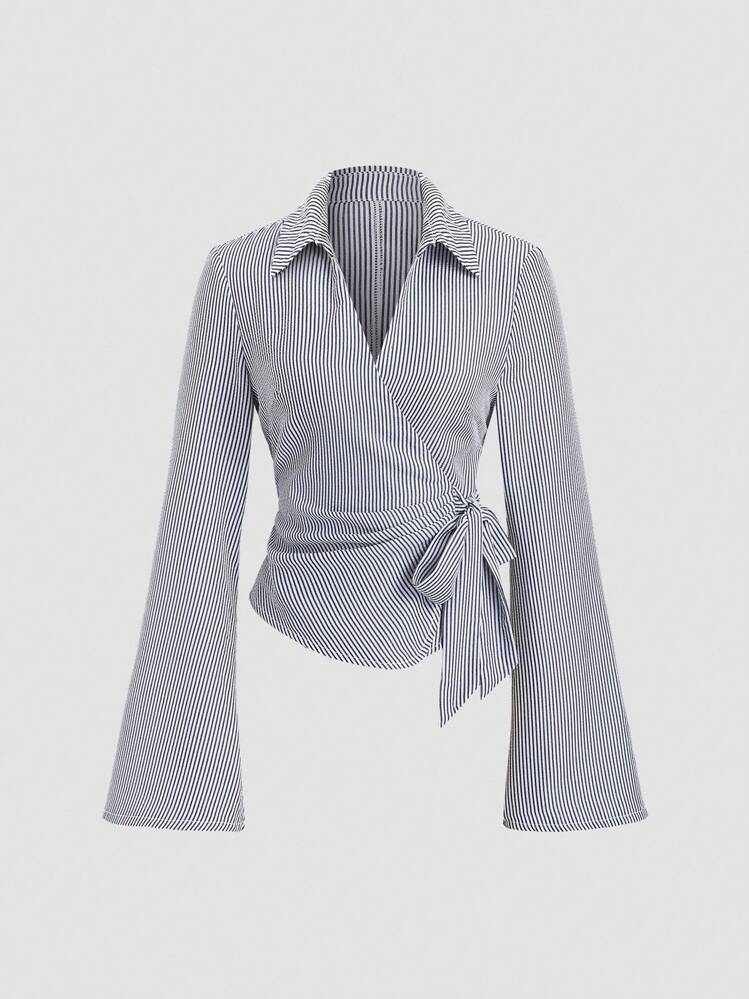 Sweetra 新款通勤百搭办公条纹蝴蝶结袖口喇叭袖女式衬衫秋季女装 - 藍白色 - 查看 1