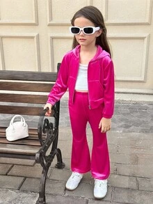 SHEIN Serisse Kids Bộ 2 món đồ cho bé gái, áo hoodie nhung họa tiết chữ đính đá và quần ống loe, quần nỉ, trang phục, dễ thương, giản dị và cổ điển, tuyệt vời cho trang phục thường ngày và đi học hàng ngày vào mùa hè và mùa thu, cho Giáng sinh - Màu Hồng Tươi - Xem 11