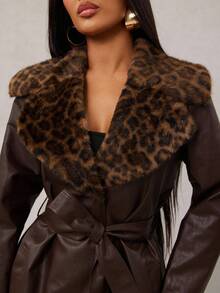 Radiana 冬季深咖啡色复古仿皮草豹纹领长款 PU 皮夹克，优雅束腰 PU 风衣外套 - 咖啡棕 - 查看 3
