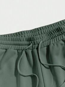 Manfinity VCAY Men Letter Patched Drawstring Waist Shorts - Army Green - View 3