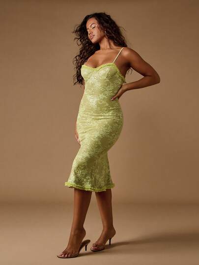 MISSGUIDED Sequin Lace Midi Dress With Ruffle Trim And Sweetheart Neckline  ChristmasMISSGUIDED