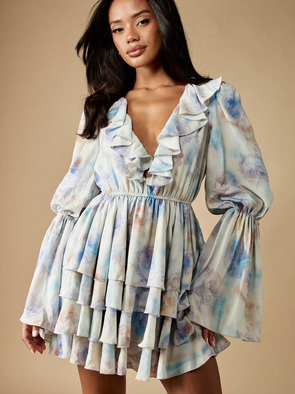 MISSGUIDED ウォーターカラープリント ロングスリーブ ミニドレス フリルティアー Vネック パーティードレス ウェディングゲスト クラウド パステル パフスリーブ 春夏ドレス