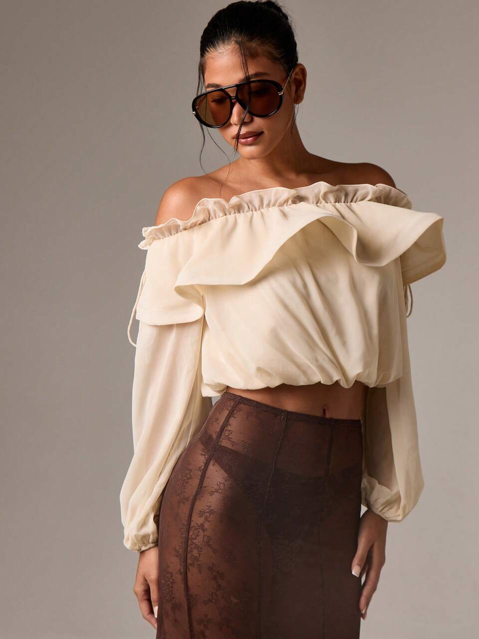 AiiRZ Blouse à encolure volantée épaules dénudées, manches ballons longues, top en mousseline de soie, élégante pour soirée, mariage, invité, style Renaissance victorien