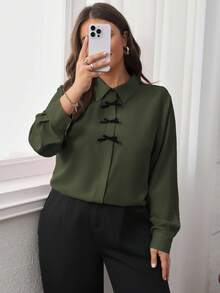 Vionelle 大码女式纯色优雅法式通勤衬衫，衬衫领，前开襟，蝴蝶结装饰，长袖衬衫 - 軍綠色 - 查看 3