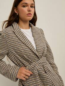 Nöista's karierter Blazer mit breitem Gürtel ist für Arbeitsoutfits für Frauen, Business-Lässig-Looks und formelle Herbst-/Winterkleidung für Frauen entworfen und verleiht Ihren Bürooutfits einen sofortigen Herbst- und Winter-Kleidungsauffrischung. - Braun - Übersicht 4