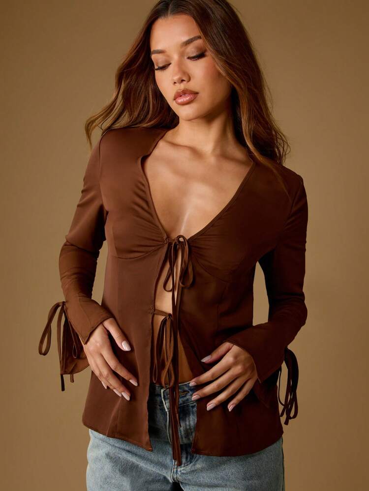 MISSGUIDED Top Sofisticada com Amarração na Frente, Manga Longa com Detalhe de Punho Sino, Ocasião de Outono e Inverno, Elegante Top de Festa à Noite