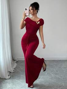 Modelyn Oblique Shoulder Metal Buckle Decor Pleated Fitted Elegant Dress For Women - Burgundy - View 9
