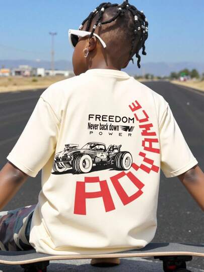 SHEIN Tween Boys' Racing Car & Checkerboard Print Khaki Short Sleeve T-Shirt, Casual, Comfortable, Versatile, Suitable For Daily Wear, School, Travel, Outdoor Sports, Spring/Summer